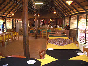 Bushveld Lodge Restaurant serves scrumptious breakfasts, pub lunches and dinner.